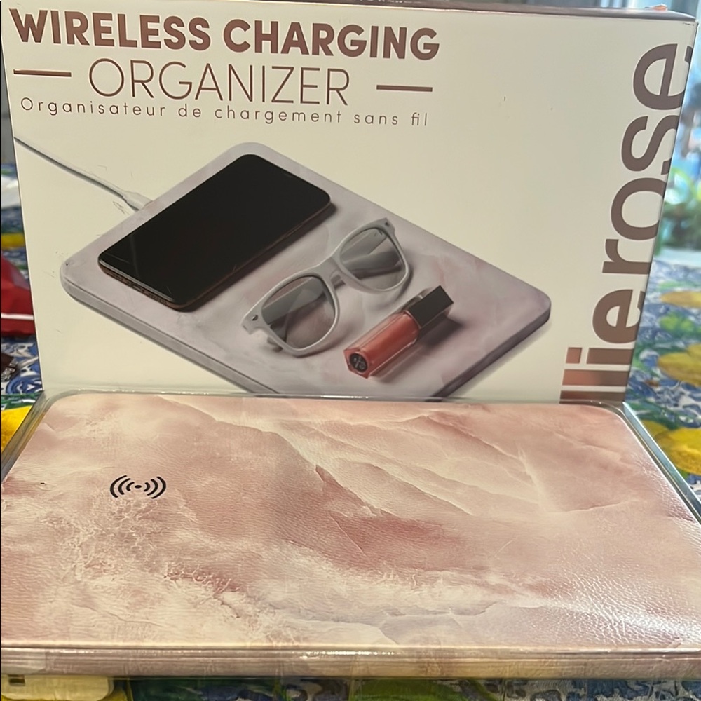 Wireless Charging organizer with weekly planner and rose pens! NIB